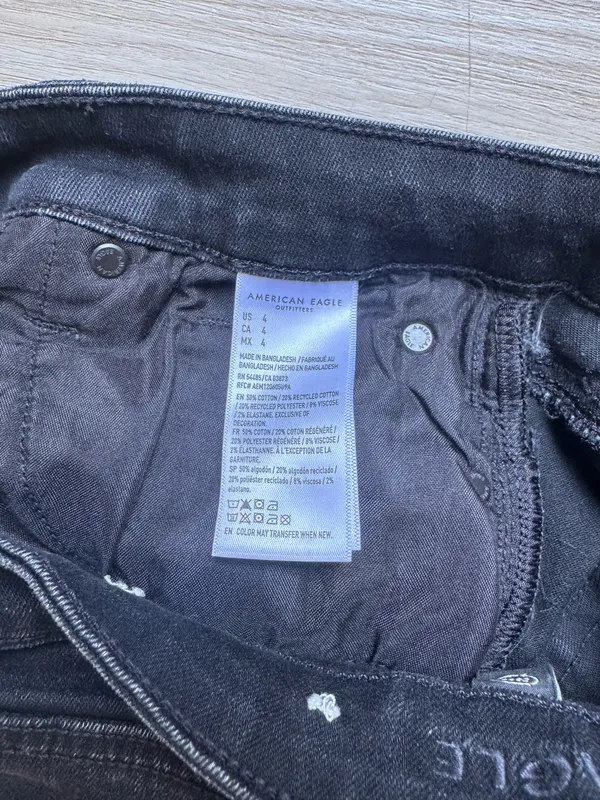 Women’s American Eagle Black Denim Shorts - Image 6