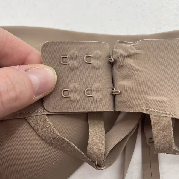 Lululemon Size 32C Bra Take Shape Molded Wireless Uplift Shape Soft Sand Beige - Image 9