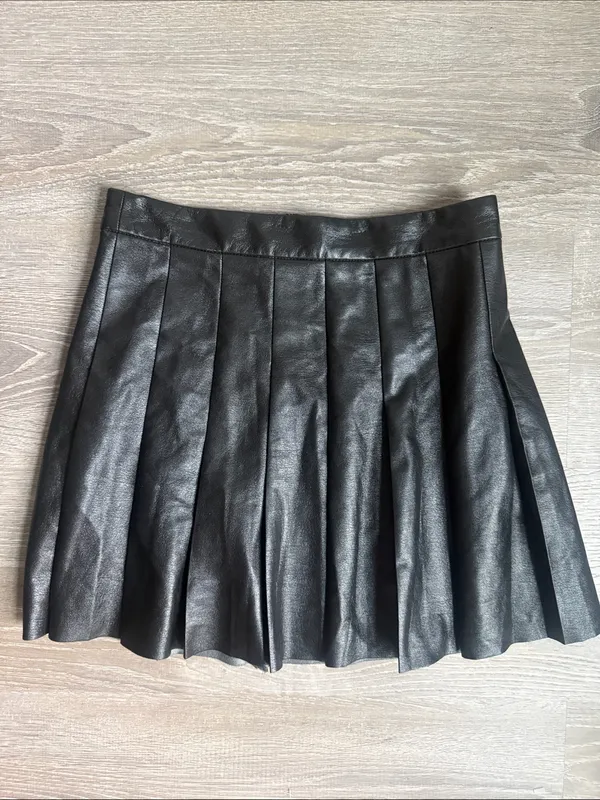 Aritzia Sunday Best Olive Vegan Leather Mini Skirt Pleated Black 6 - Image 3