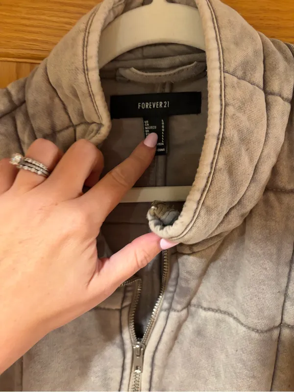 Forever 21 Quilted Jacket size Large - Image 3