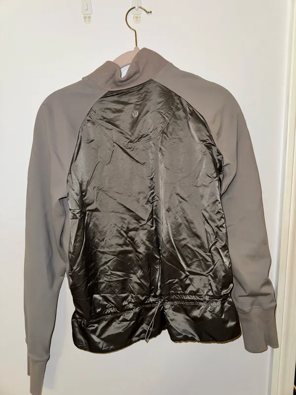 Lululemon jacket Gray - Image 2
