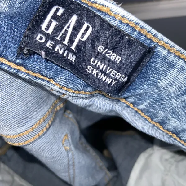 GAP Women's High Waist Skinny Jeans in Washed Blue 6/28R - Image 5