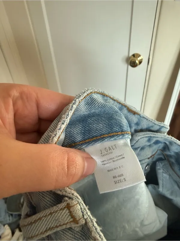 Brandy Melville Light Wash Denim Jeans - Image 3