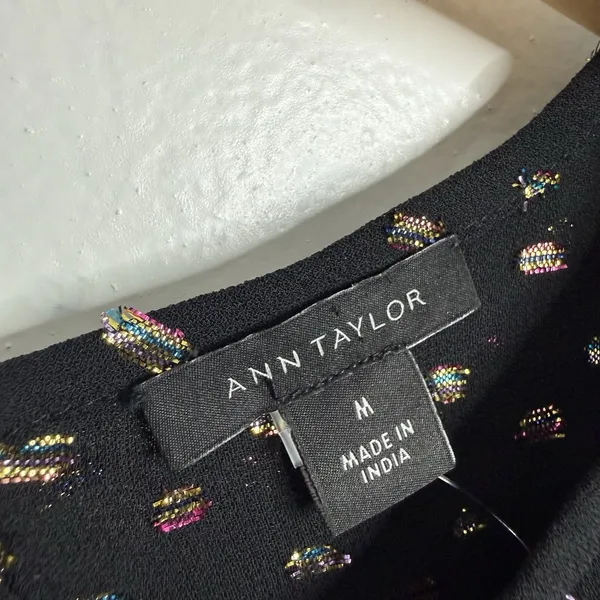 NWT‎ Ann Taylor Metallic Clip Shirred Top Black Medium Minimalist Career Office - Image 4