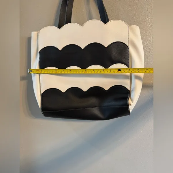Betsey Johnson Wavy Days Bee Striped Purse - Image 8