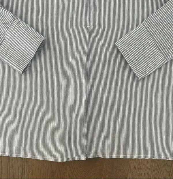 Vince Linen Blend Split Back Boxy Pinstripe Button Down Shirt Blue and White M - Image 9