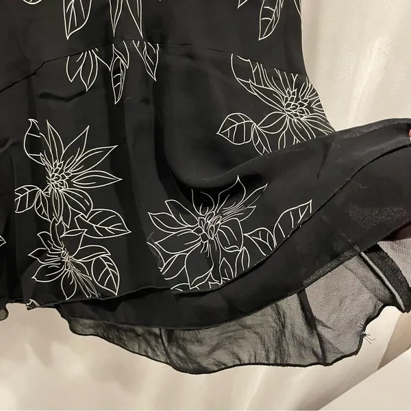 Y2K flowy whimsigoth black floral midi ruffle skirt goth glamour - Image 5