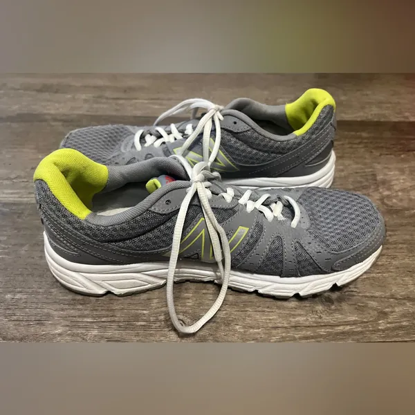 New Balance Gray Athletic Sneakers with Neon Yellow Accents - Image 7