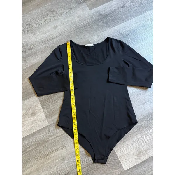 Scoop Neck Black Bodysuit Stretchy Medium Long Sleeve Minimalist Classic - Image 9