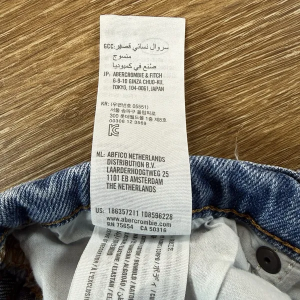 Abercrombie & Fitch Women's High Rise Distressed Denim Shorts Size 6 28 - Image 3