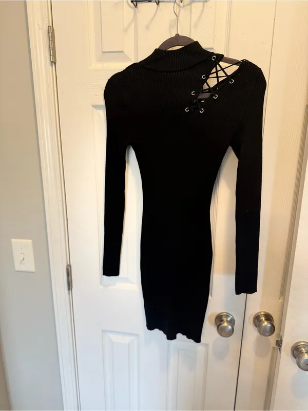 No Boundaries Jr. Size Small Black Ribbed Long Sleeve Dress w/ Lace-Up Shoulder - Image 3