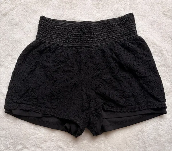 Maurices Women Boho Floral Lace Black Shorts - Smocked Waist Solid Lining - Image 2