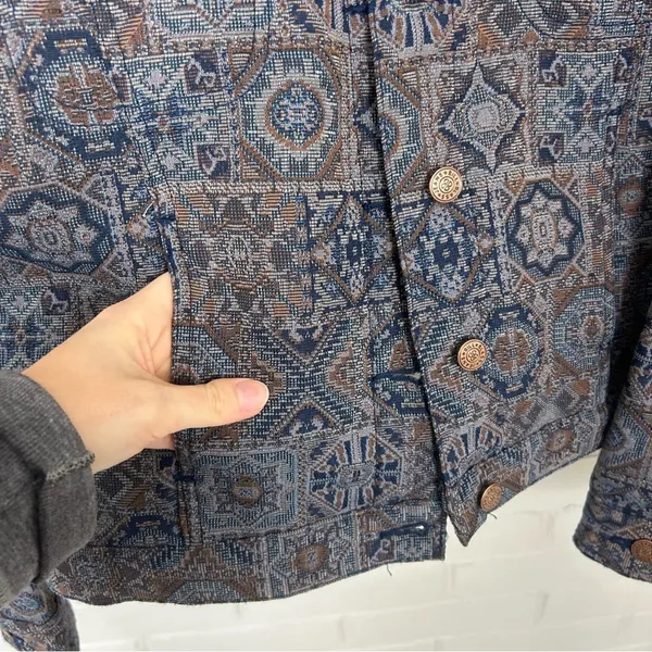 Vintage Bill Blass Patterned Tapestry Trucker Jacket Size M Blue Size M - Image 9