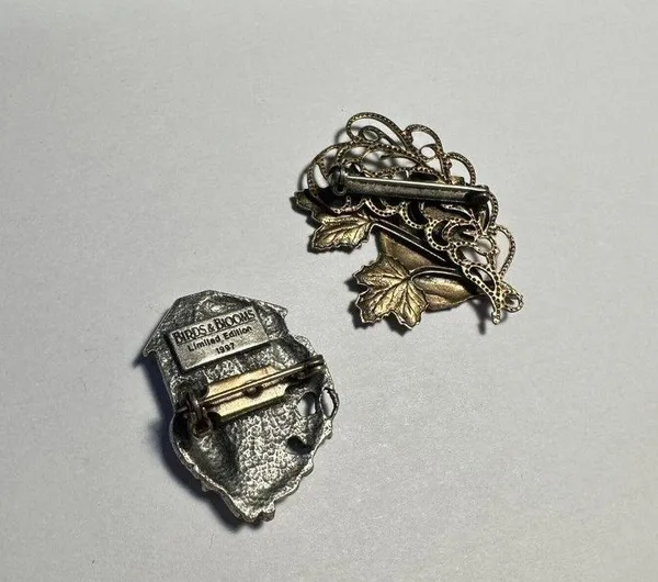 Lot of 2 Bird House And An Owl Brooch Pins 1 By Birds & Blooms 1997 - Image 8