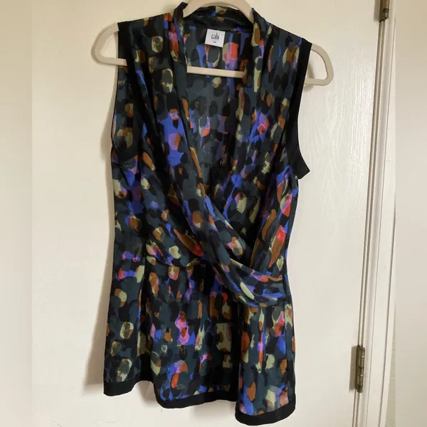 *CAbi Flaunt Faux Wrap Black Multicolor Abstract Pattern Tank Blouse #Gr - Image 2