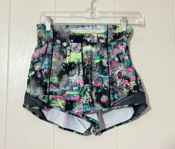 Lululemon Hotty Hot Short 4” Paint Drift Multi Color Size 4 - Image 2