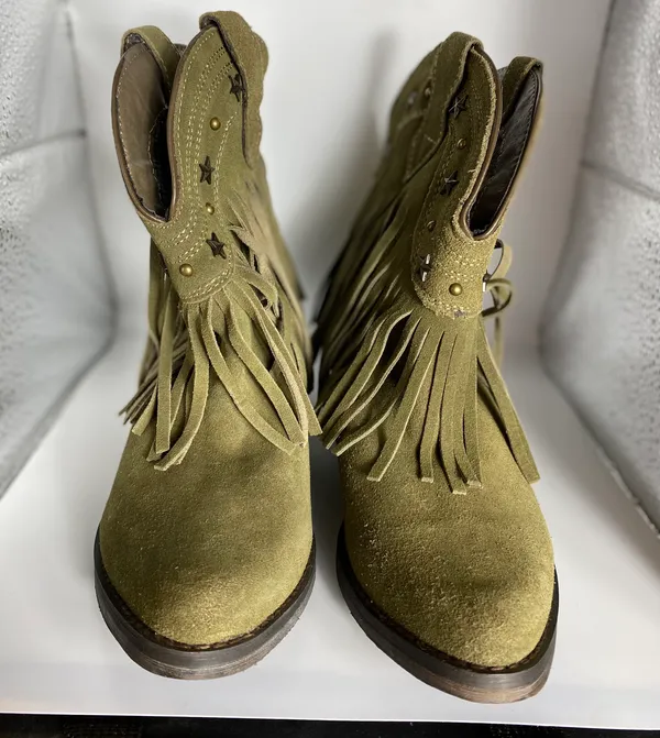 Very Volatile women's boots size 6 1/2 color green - Image 2