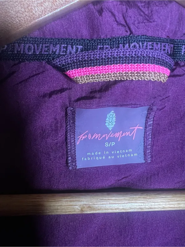 Free People On The Move Packable Puffer Long Vest in Black Cherry. Size Small - Image 15