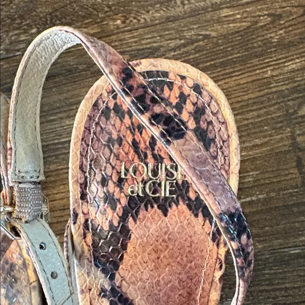 Louise et Cie Nabila Sandals Women 9.5 Pink Snakeskin Clear PVC Strappy - Image 5