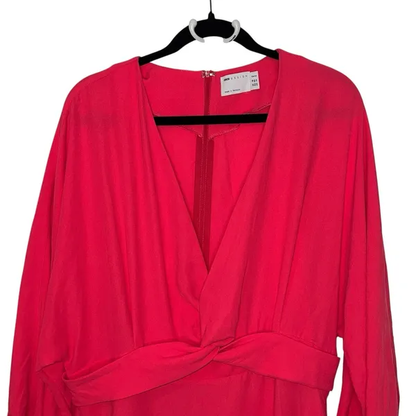 ASOS DESIGN Curve Batwing Twist Front Midi Skater Dress‎ In Raspberry Size 14 - Image 4