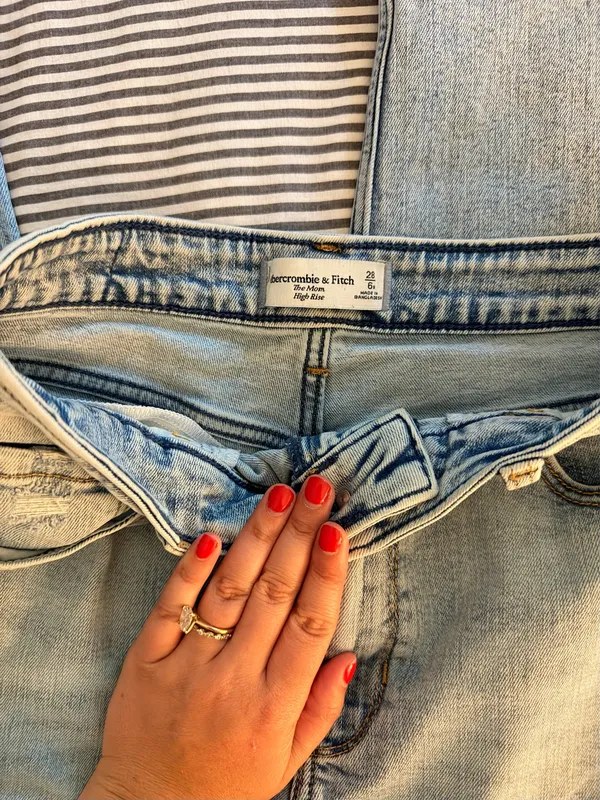 Abercrombie & Fitch Mom Jeans - Image 2
