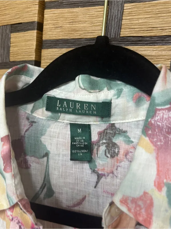 Lauren Ralph Lauren white floral button down shirt size medium - Image 5