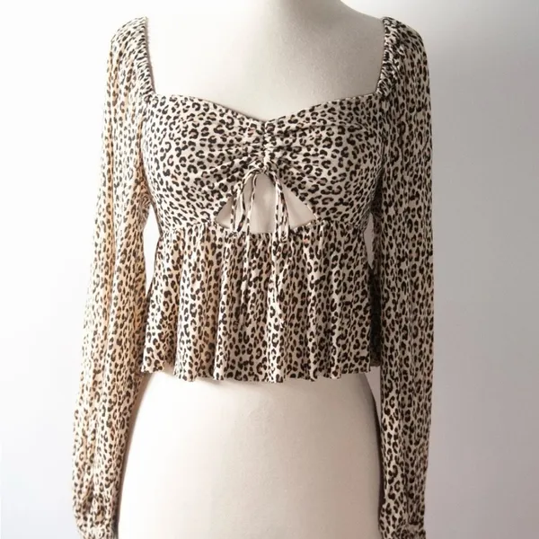 Urban Outfitters Leopard Peplum Blouse Puff Sleeve Tie Front Animal Print Top M - Image 5