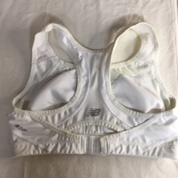 B8 New Balance Sports Bra Off-White Size 32C-D & 34C - Image 3