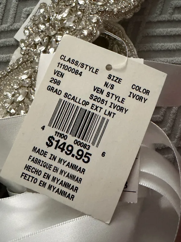 David's Bridal Graduated Scallops Beaded Satin Sash ivory - Image 4