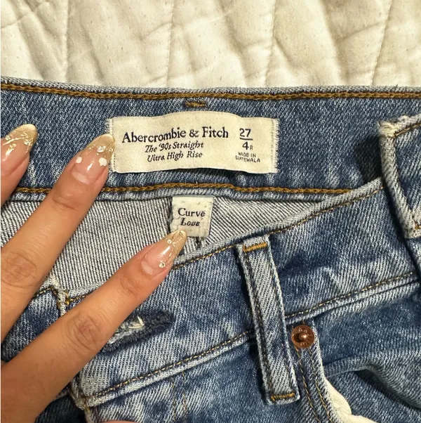 Abercrombie Jeans 90s Ultra High-Rise Straight - Image 3