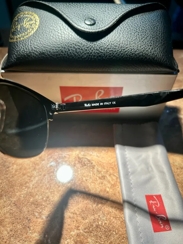 Ray-Ban Clubmaster Black Gold Sunglasses Classic Polarized RB3016 With Case - Image 4