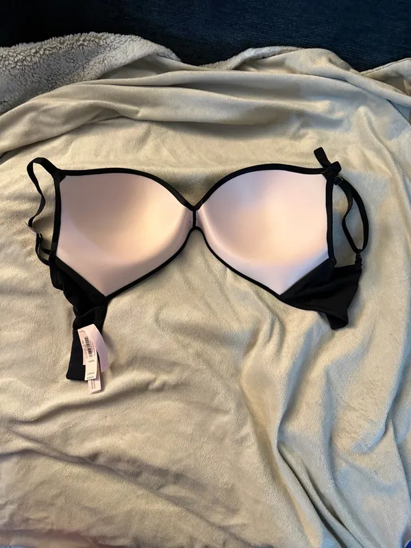 Secret So Victoria's Obsessed Wireless Push-Up Bra - Image 2