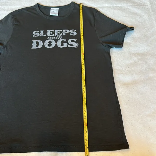 Barkology gray “Sleeps with Dogs” T-shirt size M - Image 6