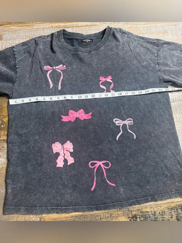 Acid wash black Short-Sleeve Tee with Pink Bow Prints - Image 6