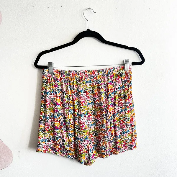 Show Me Your Mumu Floral Shorts Size Medium‎ Romantic Vacation Beach - Image 2