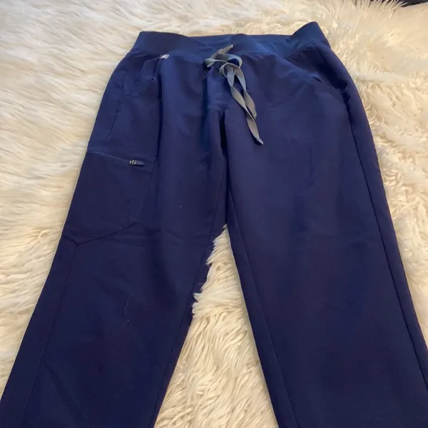FIGS Technical Collection Pants size S inseam 30” waist 30” elastic navy blue - Image 10