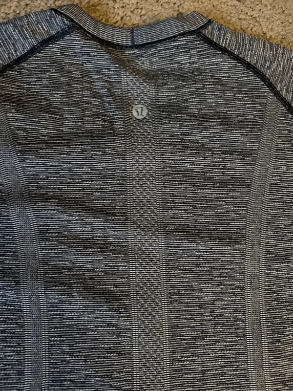 Lululemon Swiftly Tech Short Sleeve 6 - Image 4