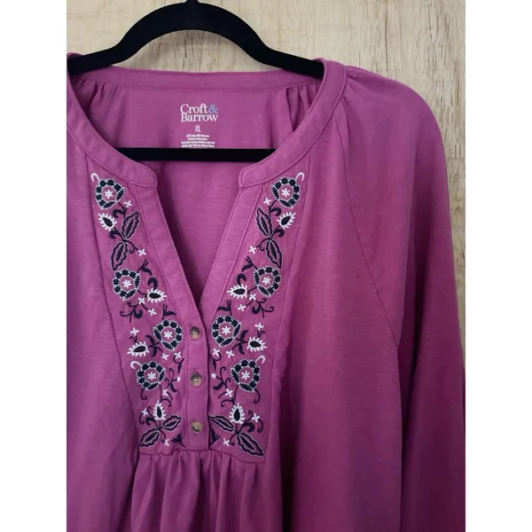 Croft & Barrrow XL Embroidered Top Purple Floral - Image 3