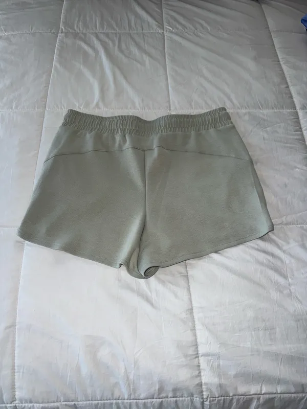 New Bearpaw shorts size M - Image 2