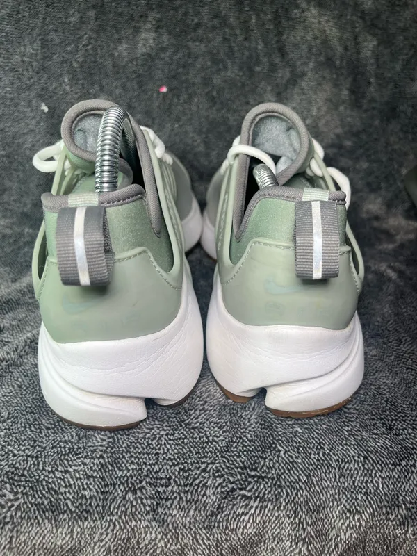 Nike Air Presto Premium Light Bone Barely Green Women's Size 9 878068-011 - Image 4