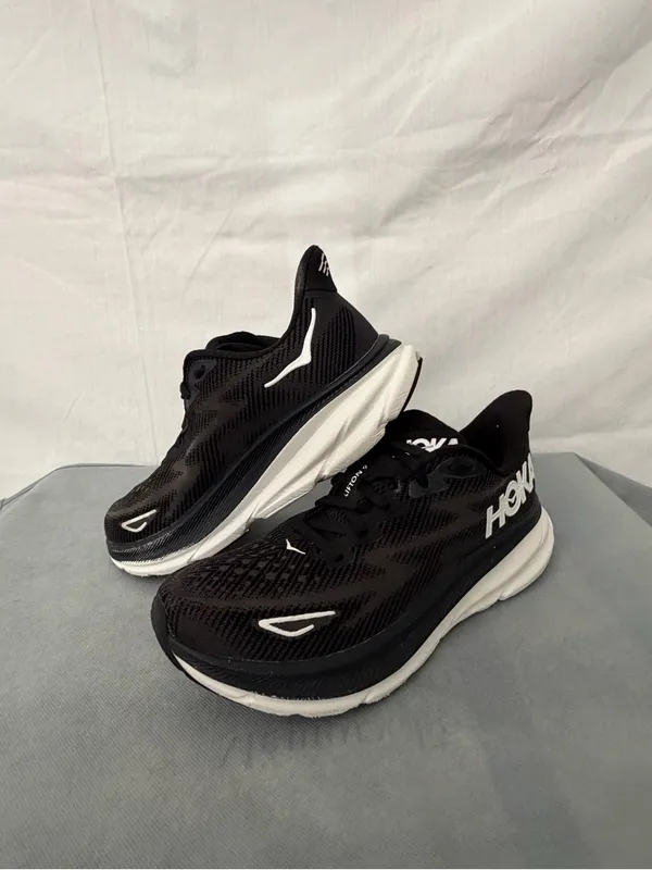 HOKA Clifton 9 Womens 8.5 Black Excellent Used (B258) - Image 2