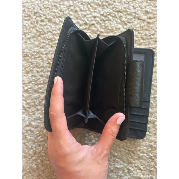 Tahari Black wallet identity protect lining EUC - Image 3