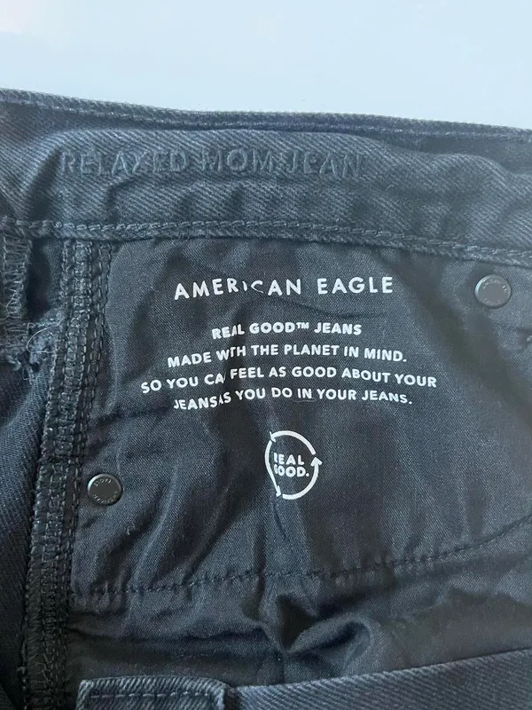 American Eagle Relaxed Mom Jeans Womens Size 6 Short Black Distressed High Rise - Image 4