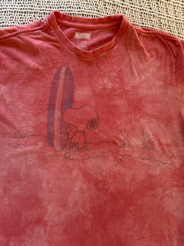 American Eagle Tailgate Red Tie Dye Snoopy Surf Shirt Oversized Size Small - Image 3