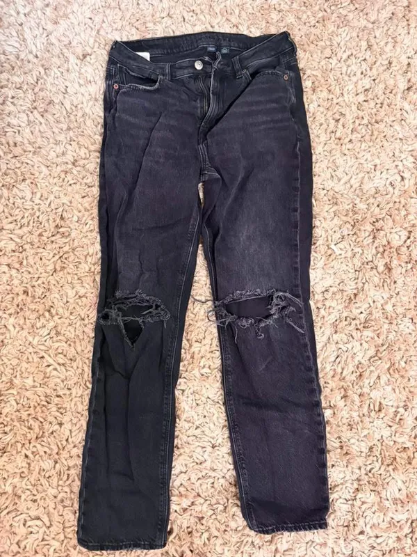 American Eagle Jeans - Image 2