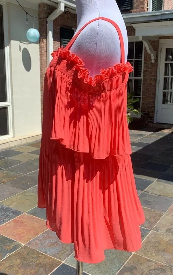 NWT NEW Cupio Coral Pleated Cold Shoulder Top M - Image 4