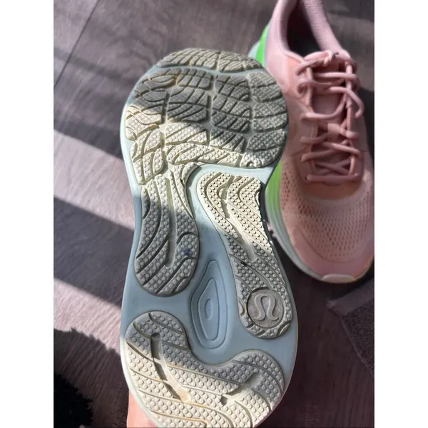 Lululemon women’s running sneakers Blissfeel Run size 7.5 rare - Image 3