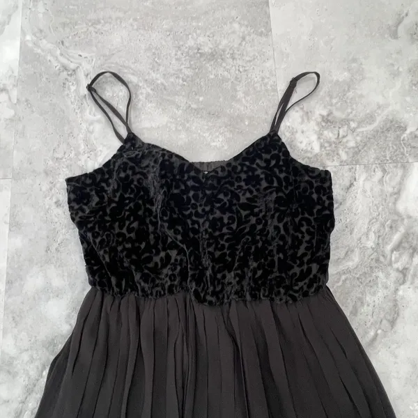 NWT En Creme Black Pleated Velour Chiffon Dress‎ Size Small S - Image 2