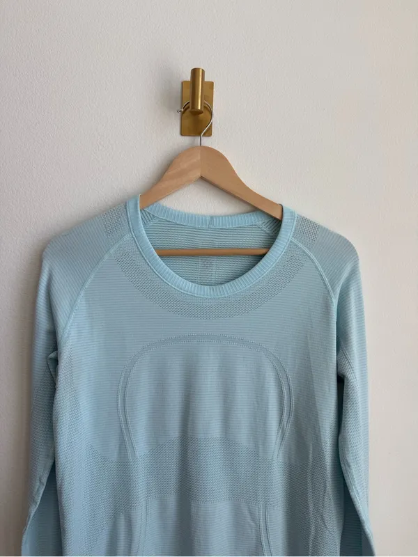 Lululemon Swiftly Tech Long Sleeve Crewneck Top Light Blue Thumbholes Women's 10 - Image 3