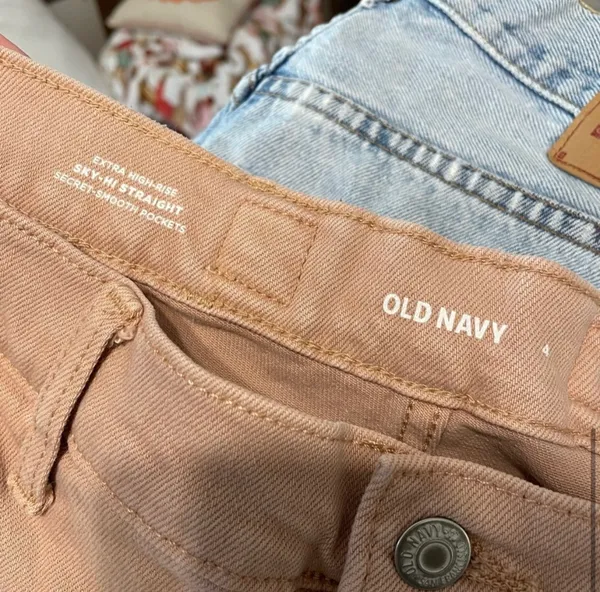 Old Navy Size 4 Pink High Rise Jeans - Image 6